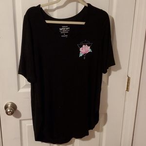 Black Rose Tshirt - Torrid size 1